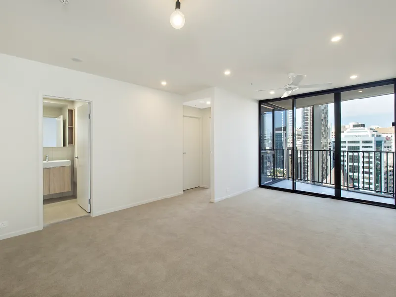 Modern 2 Bed with glorious City view !!