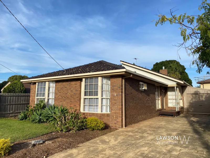 THIS PROPERTY FEATURES: