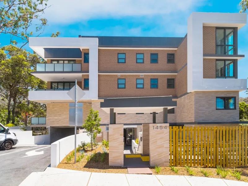 Turramurra One Bedroom Apartment with Parking for Lease