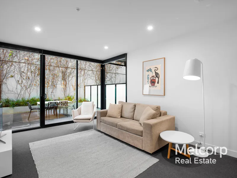 Richmond convenience with huge entertainer's courtyard