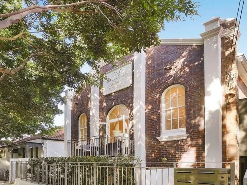 Are you looking for a Unique 3 Bedroom Loft/Warehouse Style Apartment?