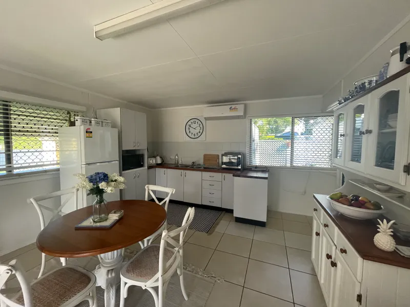 FULLY FURNISHED GRANNY FLAT