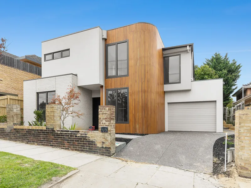BRAND NEW LUXURIOUS 4 BEDROOM HOME!