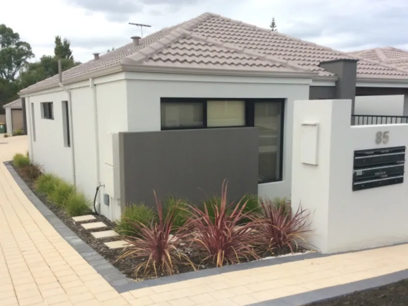 Near new front villa in complex of 8