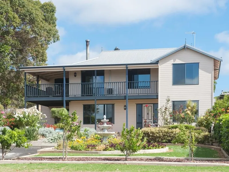 Spacious Home and Guest Accommodation