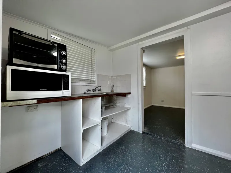 Large Studio Cabin