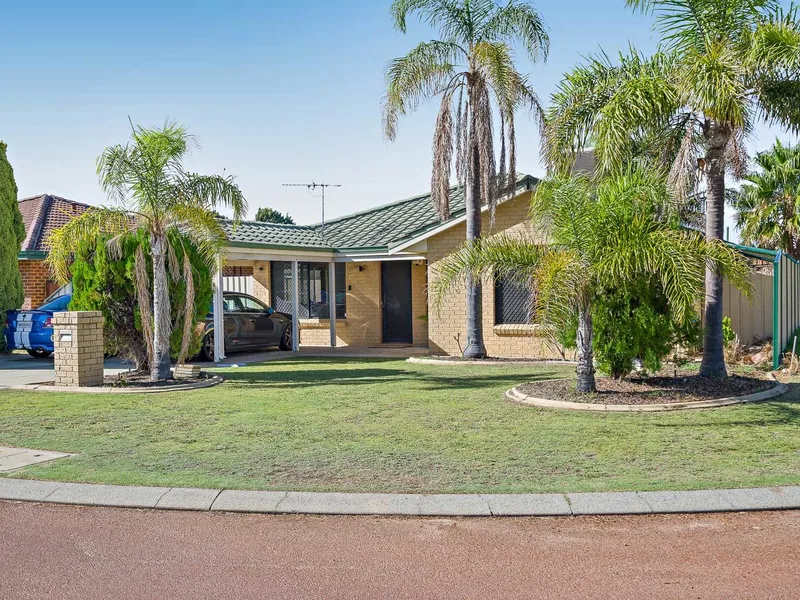 CONVENIENT LIVING IN THE HEART OF WARNBRO