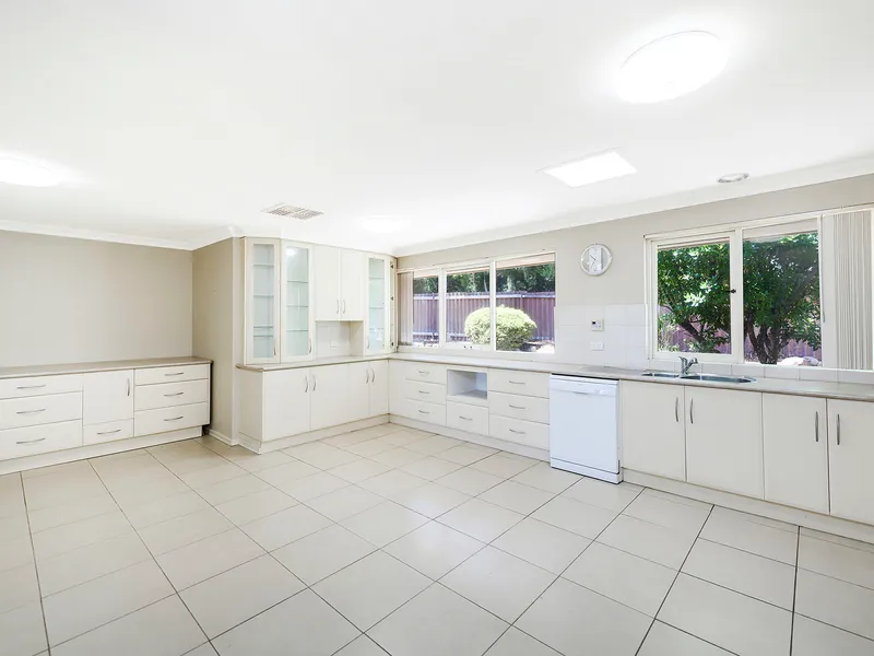 Charming Family Haven with Endless Possibilities in Gooseberry Hill!