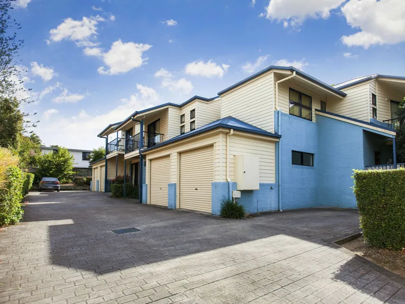 3 Bed Townhouse in an Unbeatable Location!!