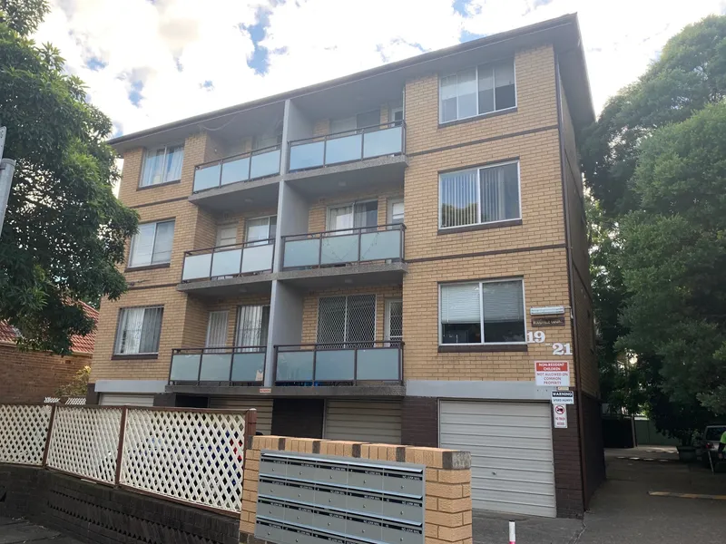 IDEALLY LOCATED 2 BEDROOM APPARTMENT