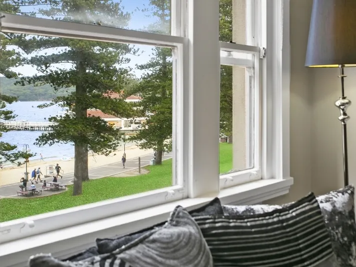 Harbourside executive apartment in Manly