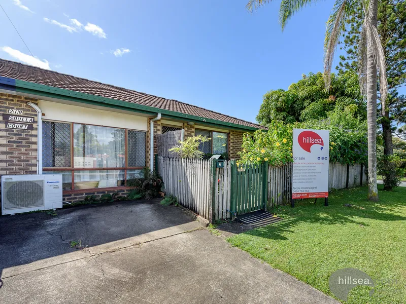 DUPLEX WITH LOADS OF POTENTIAL!