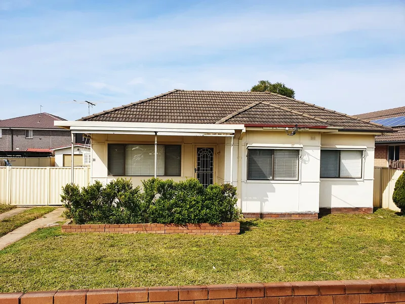 4 BEDROOM FAMILY HOME!!