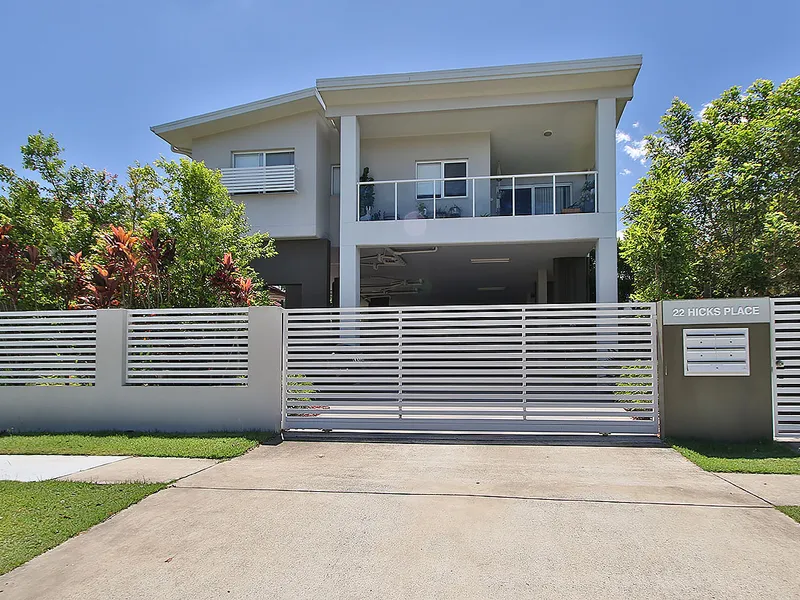 GROUND FLOOR 2 BEDROOM  APARTMENT 