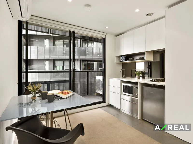 FULLY FURNISHED STUDIO IN THE HEART OF CBD!