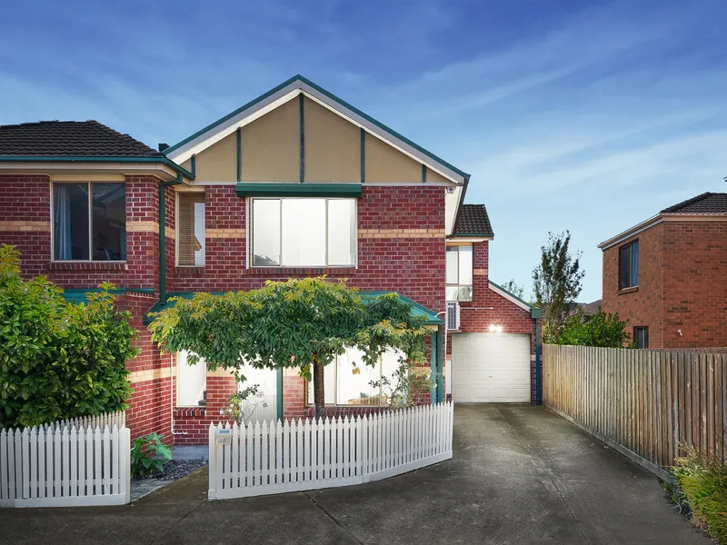 Spacious Sanctuary On The City's Fringe