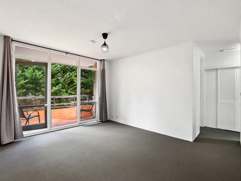 Beachside lifestyle with pool in complex