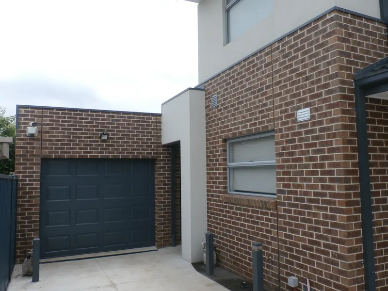 Modern, Stylish And Luxurious Residence