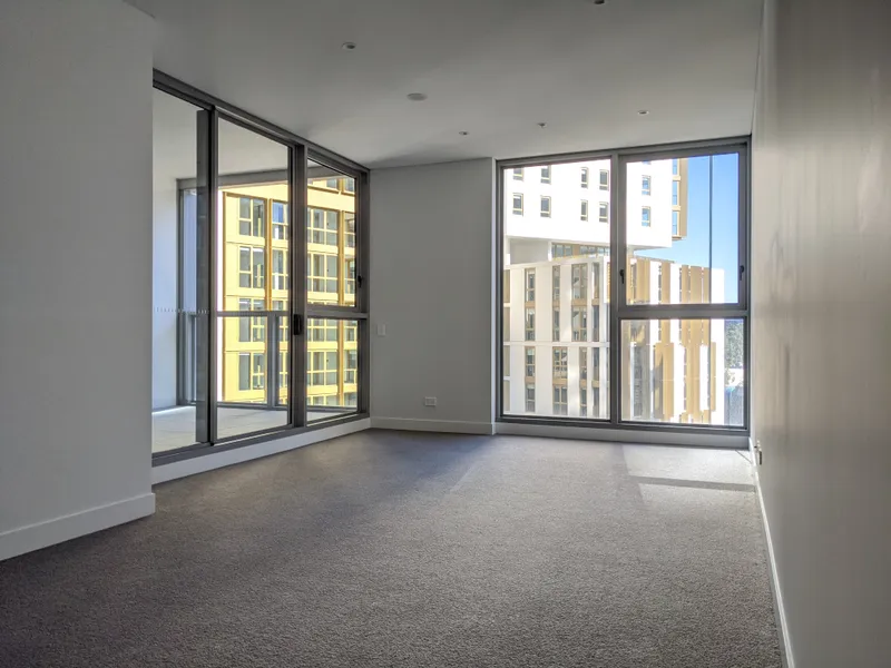 Brand New 1 Bedroom + Study Apartment For Lease