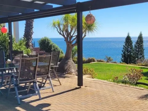 Beautiful Beachfront Fully Furnished 3 Bedroom Home