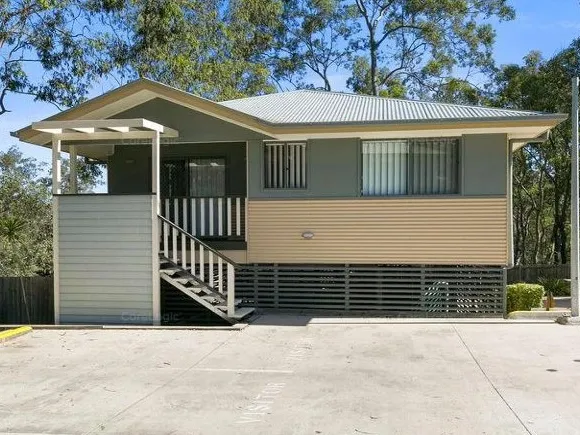 3 bedroom, 2 bathroom unit available for rent at Redbank