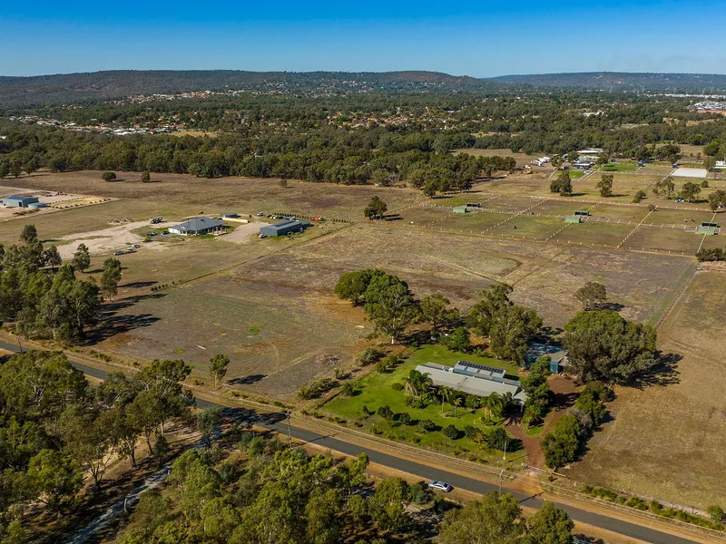 Country Charm on 10 Acres