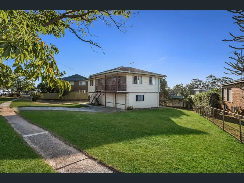 SEA BREEEZES AWAIT IN BEAUTIFUL BRIGHTON