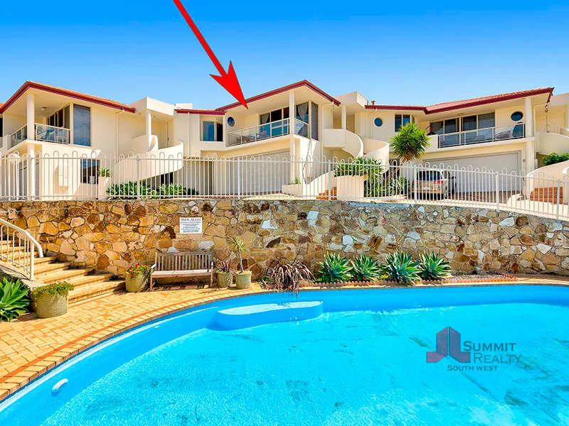 ABSOLUTE BEACH FRONT WITH BREATHTAKING VIEWS