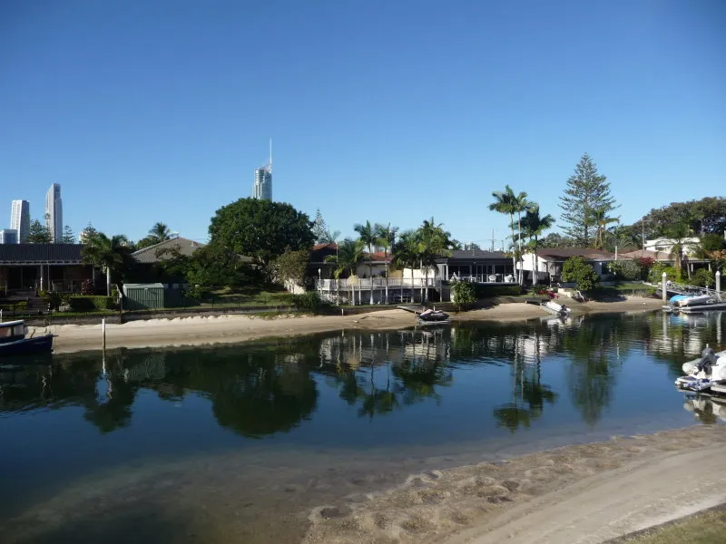 Three large bedrooms waterfront villa-home set in a quiet street. Great North to water living  area. Heaps of storage space. A home with a difference!