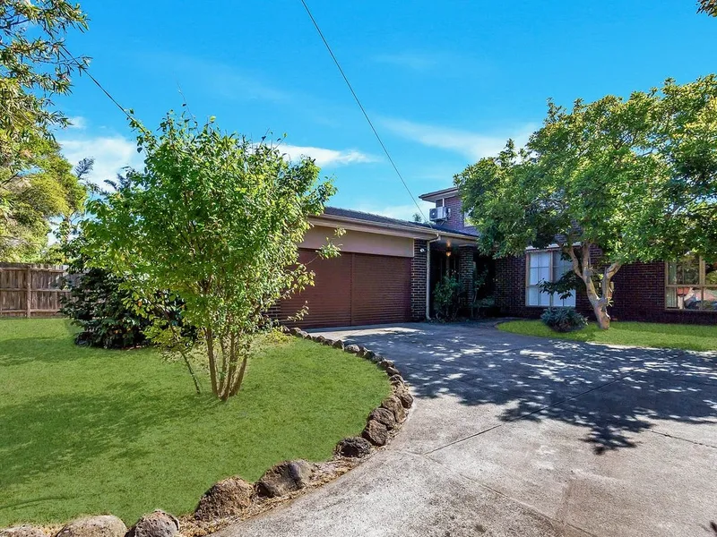 New renovated home in perfect bayside location