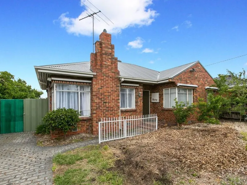 LARGE OLDER STYLE FAMILY HOME