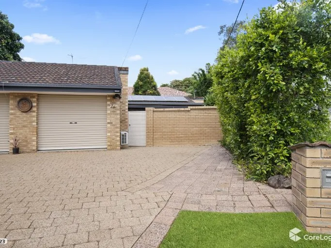 SPACIOUS THREE BEDROOM TOWNHOUSE IN ISLE OF CAPRI!