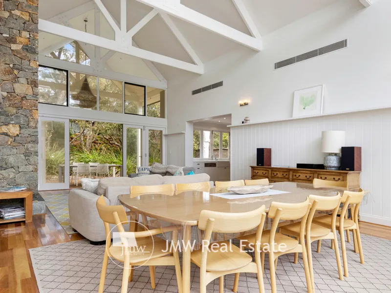 HAMPTONS STYLE IN BUNKER BAY