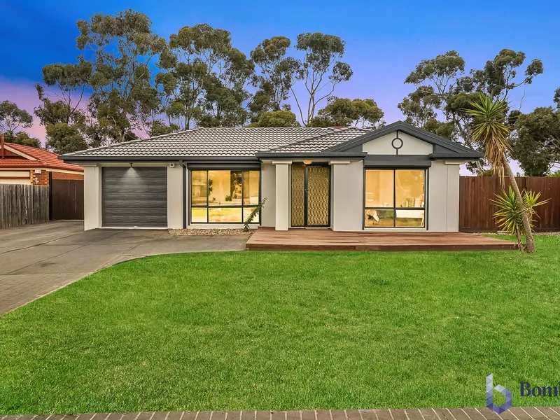 705m2 approx land, in the heart of Roxburgh Park