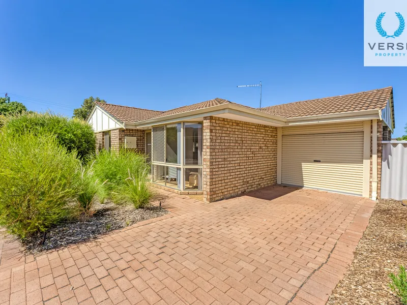 IT'S YOUR LUCKY DAY .... GORGEOUS 3 X 1 VILLA AWAITS !!