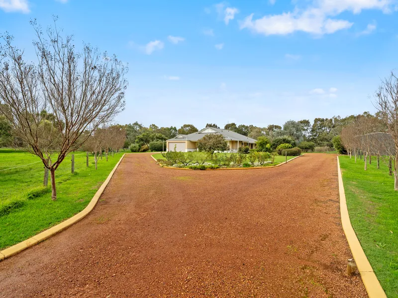 Exceptional lifestyle property offering luxurious living!