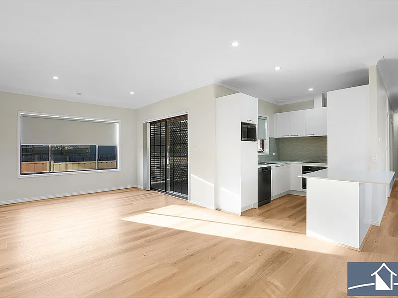 Fully renovated, immaculate three bedroom villa