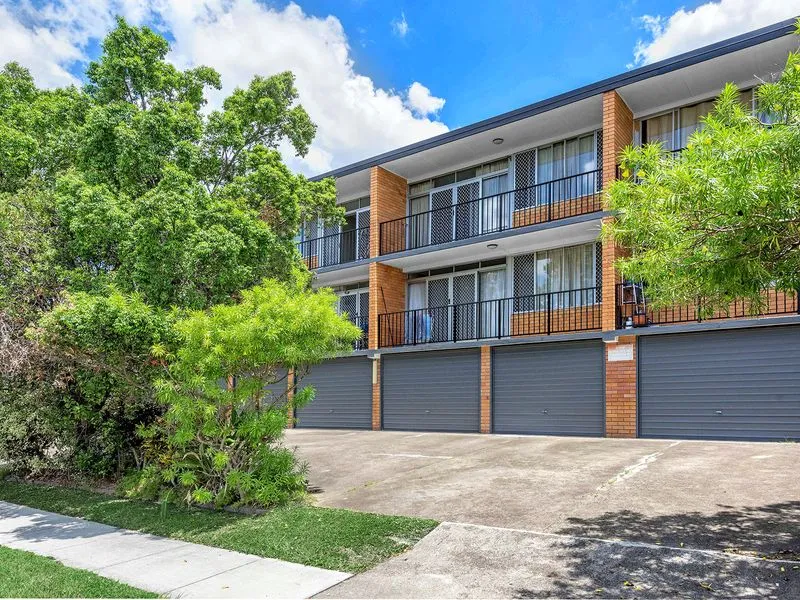 ONE BEDROOM UNIT ON A GREAT LOCATION!