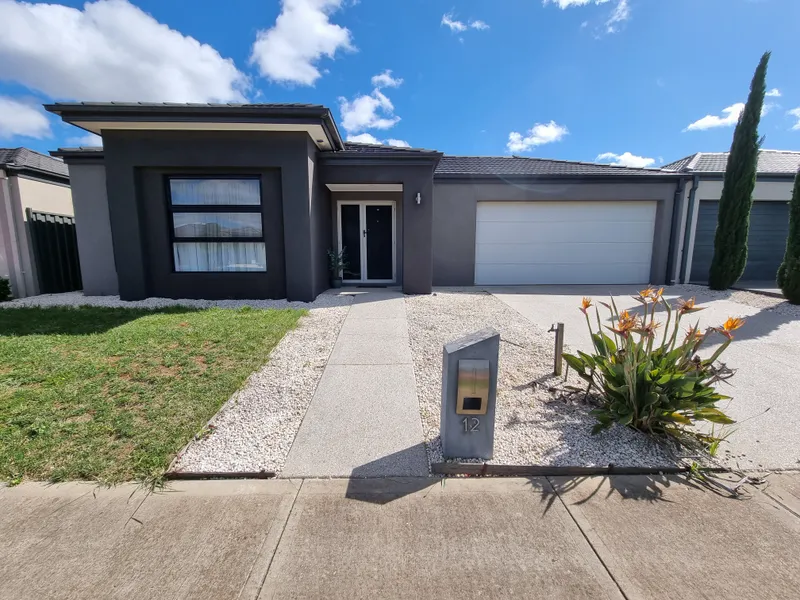 A Perfect Start for a small family with extra advantage of 6.6 KW solar panels to save maximum on electricity bills!