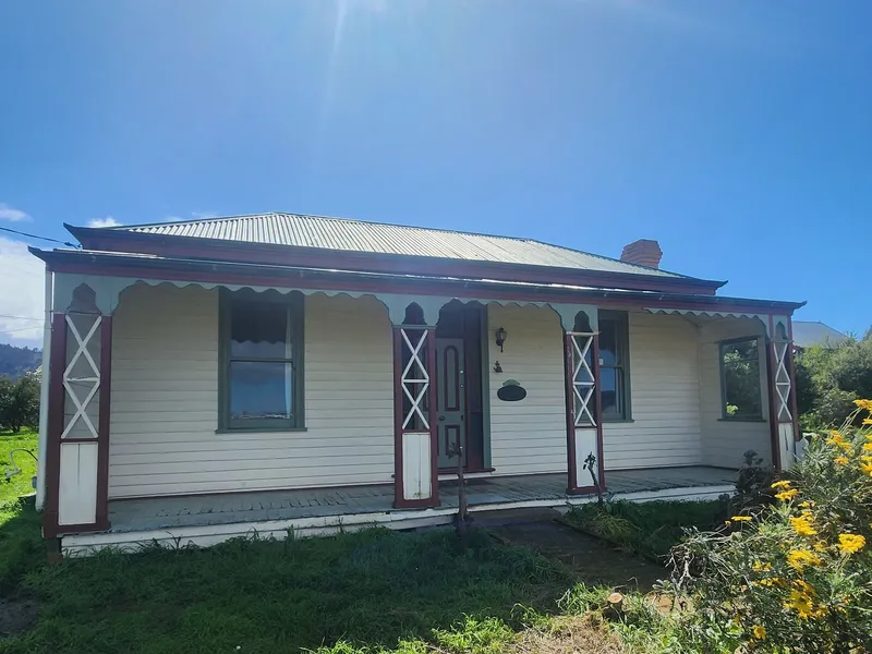 Spacious home in the heart of Dunalley