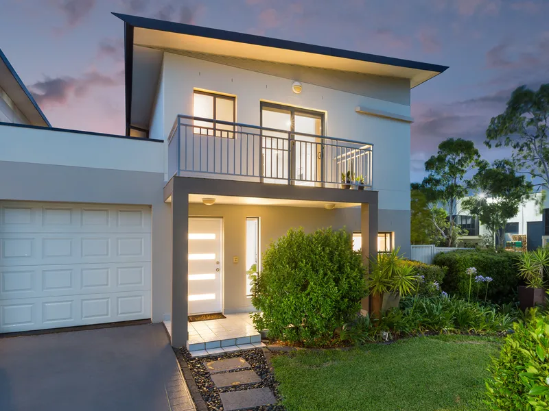 Spacious & Modern Townhouse!