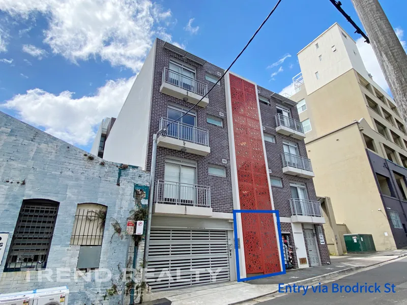 Modern One Bedroom Apartment | Entry via Brodrick St