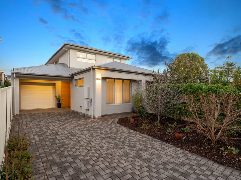 Relaxed stylish living with proximity to retail precincts and world class schools.