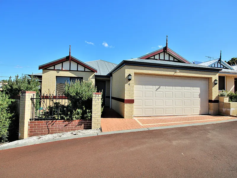 Modern Unit Close to Eaton Fair!