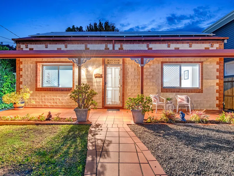 Single Level Brick Cottage