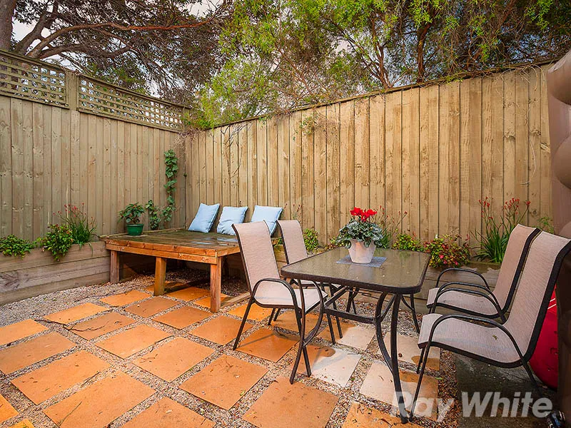 ONE BEDROOM APARTMENT!