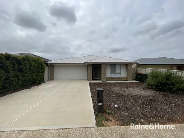Near New 4 Bedroom Family Home!
