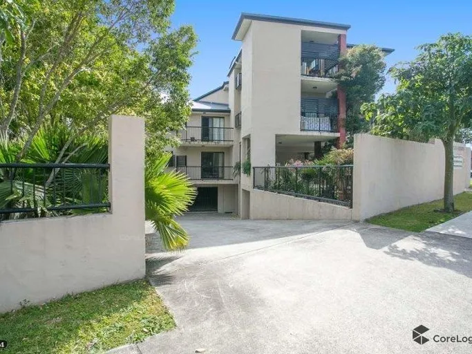 Executive Style- Unit Living - 2 x Spacious Balconies