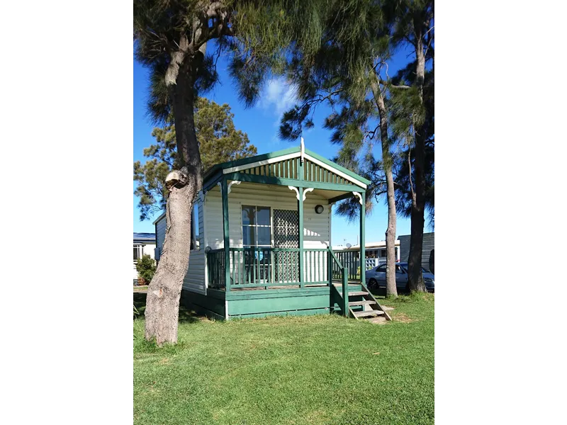 1 Bedroom Waterfront Cabin