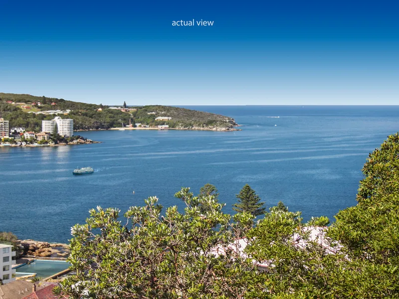 Spacious renovated apartment with harbour views